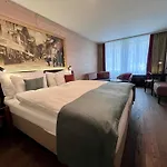因特拉肯酒店 4* 因特拉肯