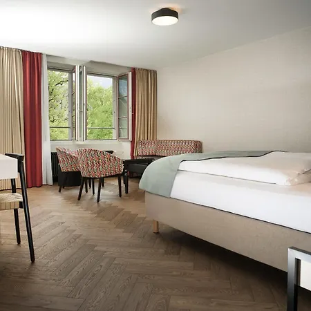 מלון Hotel Interlaken 4*
