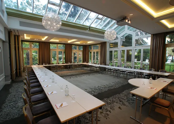 因特拉肯酒店 4*