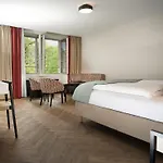 מלון Hotel Interlaken 4*