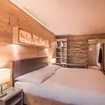 מלון Hotel Interlaken 4*